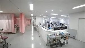 ICUのスタッフステーションの様子