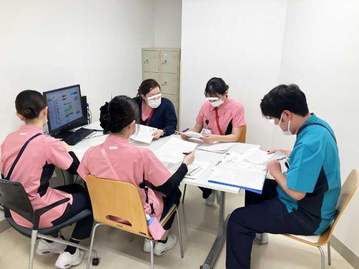 新人ローテーション病棟研修の様子