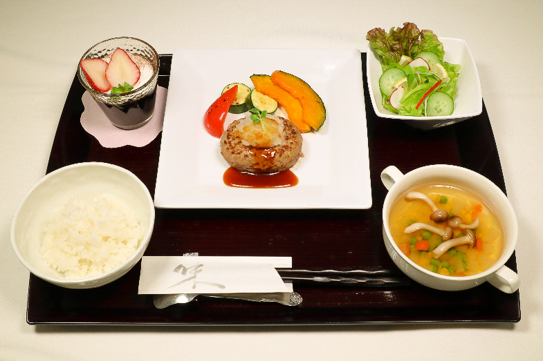 美味しいお食事の提供の画像